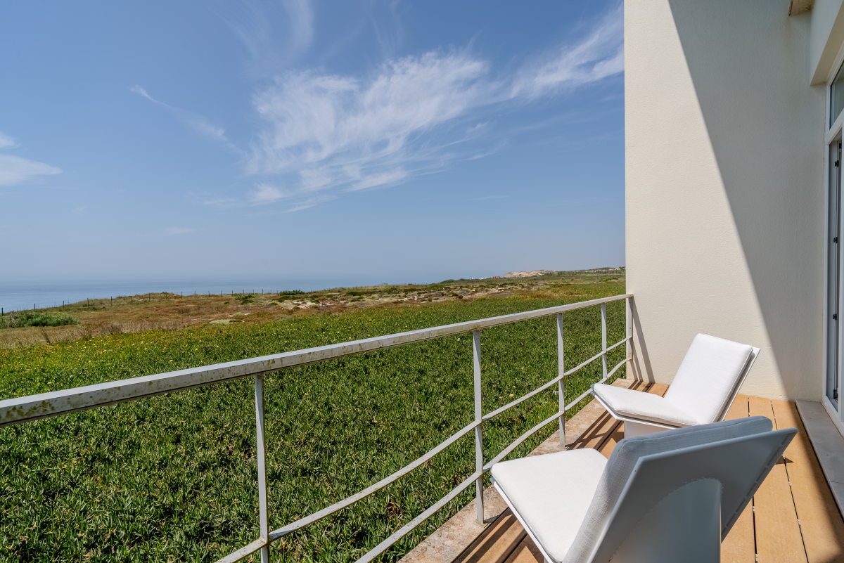 The Wild Ocean - Sea View Villa with Heated Pool, Santa Cruz, Portugal