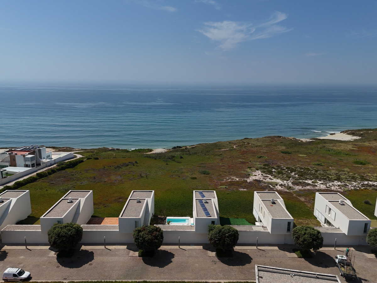 The Wild Ocean - Sea View Villa with Heated Pool, Santa Cruz, Portugal