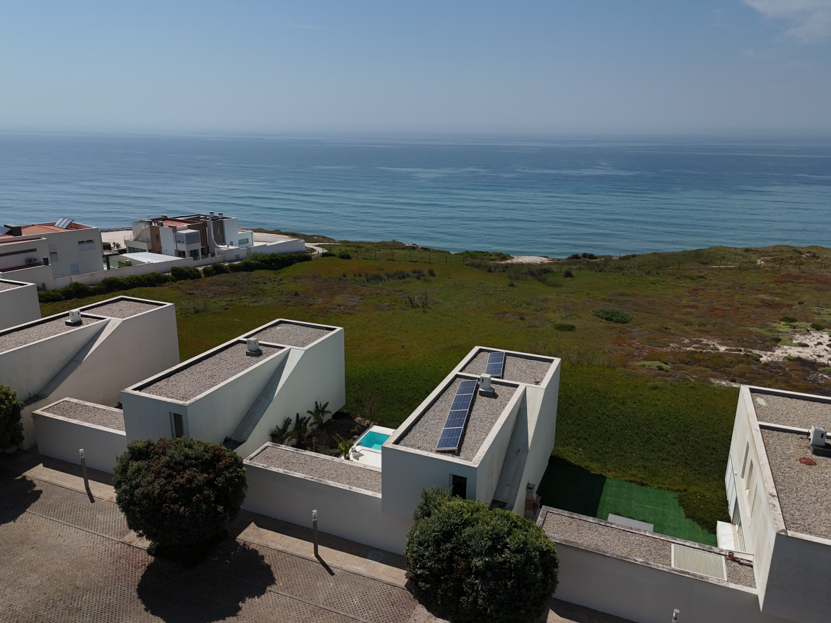 The Wild Ocean - Sea View Villa with Heated Pool, Santa Cruz, Portugal