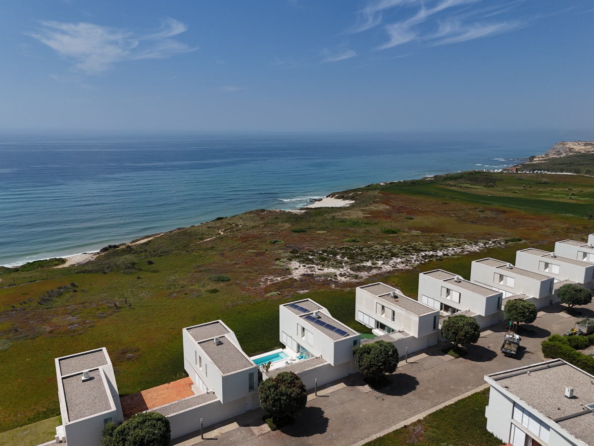 The Wild Ocean - Sea View Villa with Heated Pool, Santa Cruz, Portugal